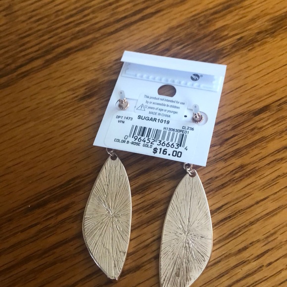 Beautiful earrings - Picture 2 of 2